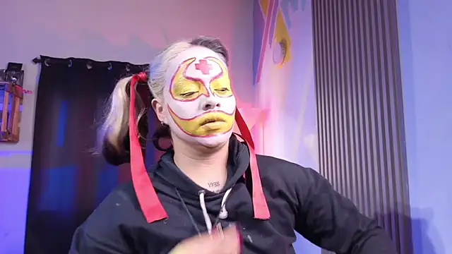 Cuttiealice's cam snapshot