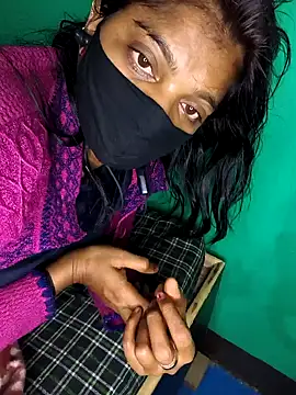 QWEEN7B's cam snapshot