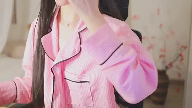 SpiderIily live sex cam