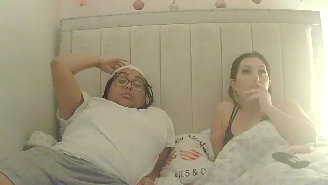 vanilla_chocolate23's cam snapshot