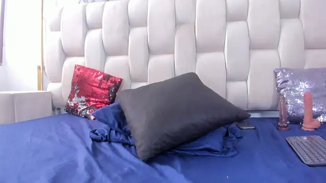 Hanna_lens's cam snapshot