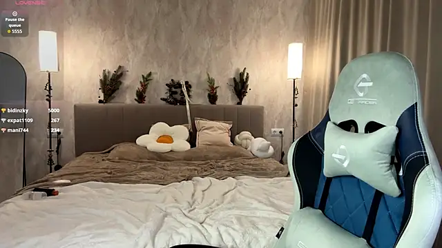 BrightAnnie's cam snapshot