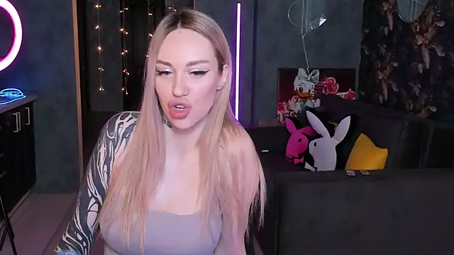 Blckmirrorr's cam snapshot