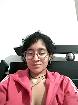 Lili_Gomez_'s cam snapshot