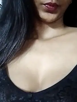 Aaliya_BigBoobs_1's cam snapshot