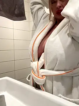 Lisavontease's cam snapshot