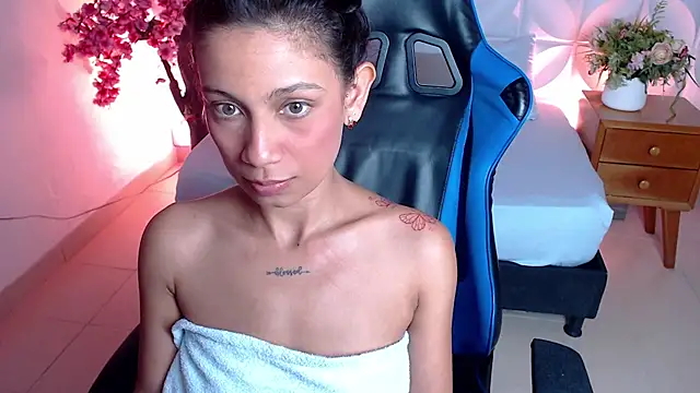 cora_22 live sex cam