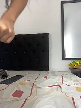 SweetLatiin_ live sex cam