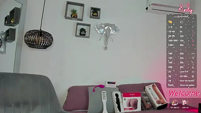 AmberAdams_'s cam snapshot