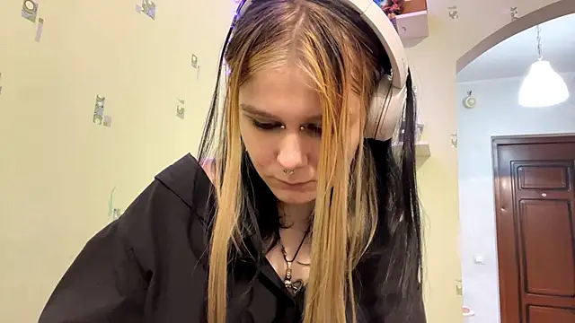 TraceeSchutt's cam snapshot