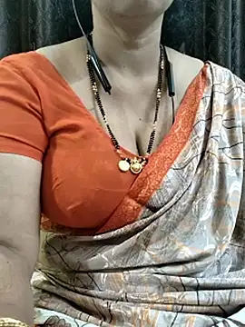 bhuvana_555's cam snapshot