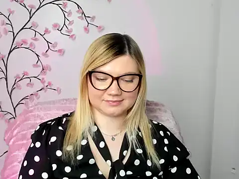 Lola_moree's cam snapshot