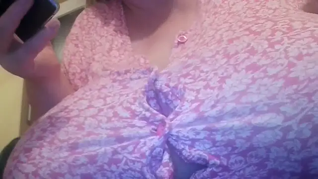 Nataliesbestjuggs live sex cam