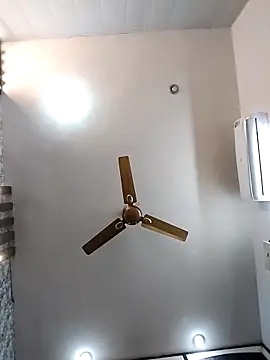 Cute-Janvi20 live sex cam