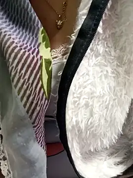 Rouzalinda's cam snapshot