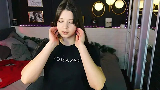 ElizaMild's cam snapshot