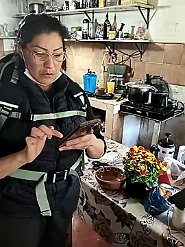 LaInsaciableIntensa live sex cam