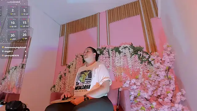 ThiccyLexxy live sex cam