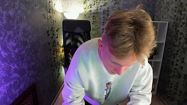 AlexxSweet live sex cam