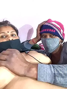 Indian-couple2025's cam snapshot