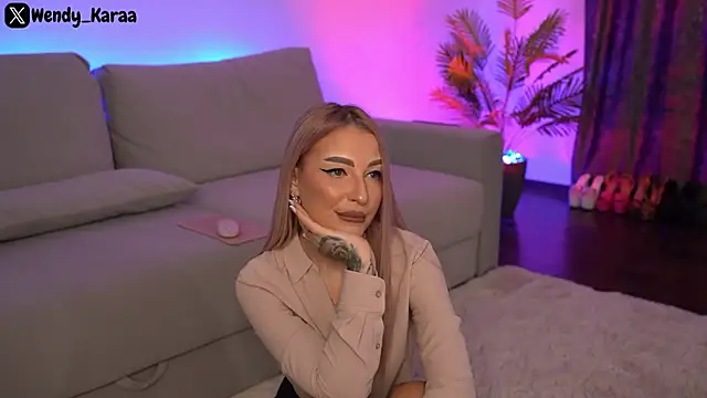 MissLarra's cam snapshot