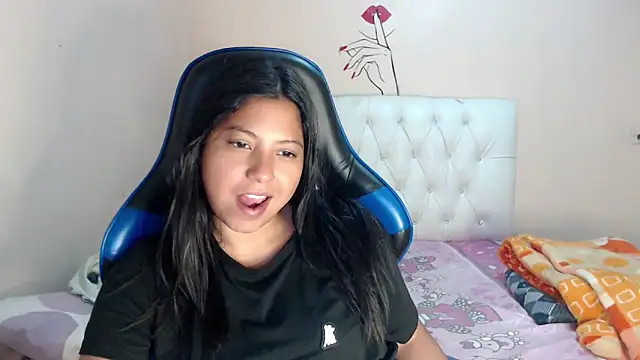 Leylafourniert's cam snapshot