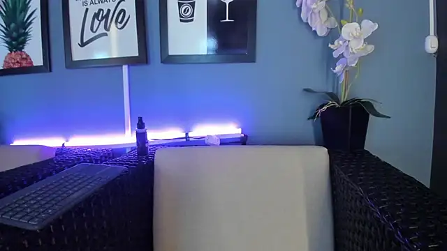 Susa1userma_'s cam snapshot