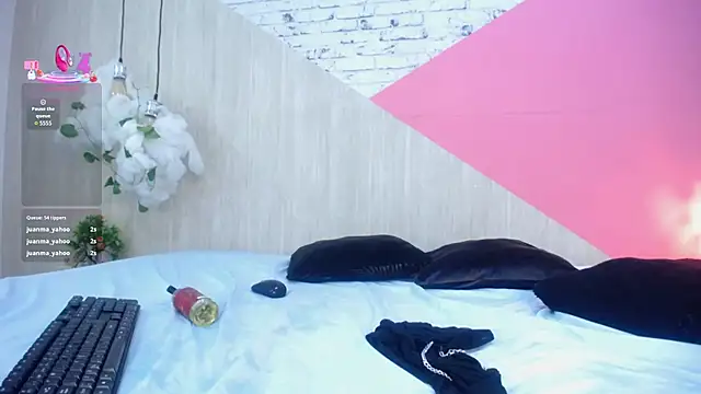 sophia_brunette_'s cam snapshot