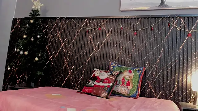 clara_heat's cam snapshot