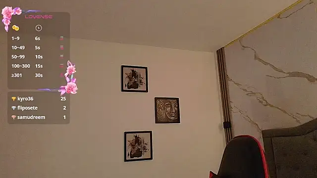 Nina_Rouge7's cam snapshot