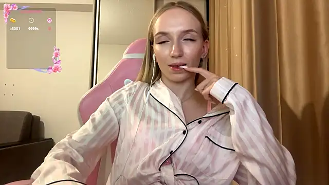 LaceDream's cam snapshot