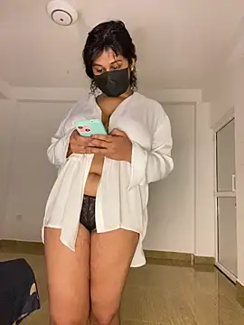 Monica__Bellucci__'s cam snapshot