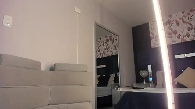 kaletattoo's cam snapshot