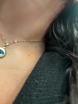 Ninabigtitied's cam snapshot