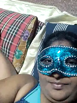 divyatamil143's cam snapshot