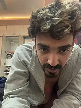 hornyguy271192 live sex cam