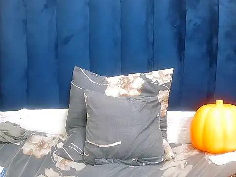 DarkBeauty33's cam snapshot