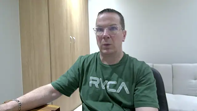 BrettJ81 live sex cam