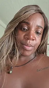 Adrilovechocolate's cam snapshot