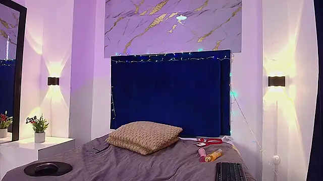 Zoe_aitanaa's cam snapshot