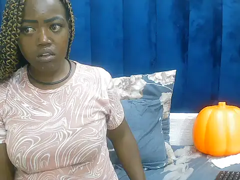 DarkBeauty33's cam snapshot