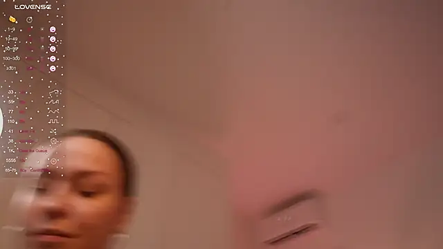 NeonyMuse's cam snapshot