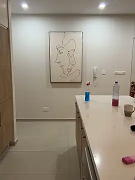 emma05's cam snapshot