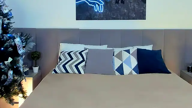 SugarWhisper's cam snapshot