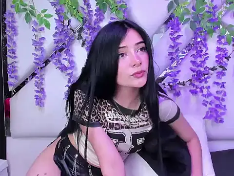 liinzy_rouse69's cam snapshot