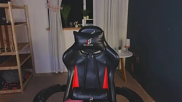 too_sexxxy's cam snapshot