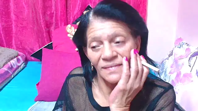 SLUTTYROXY's cam snapshot