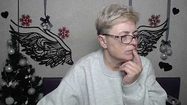 EmiliaGree live sex cam