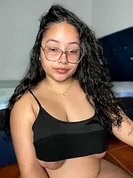 CurlyGirl_1's cam snapshot