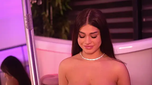 BellaNoirre's cam snapshot